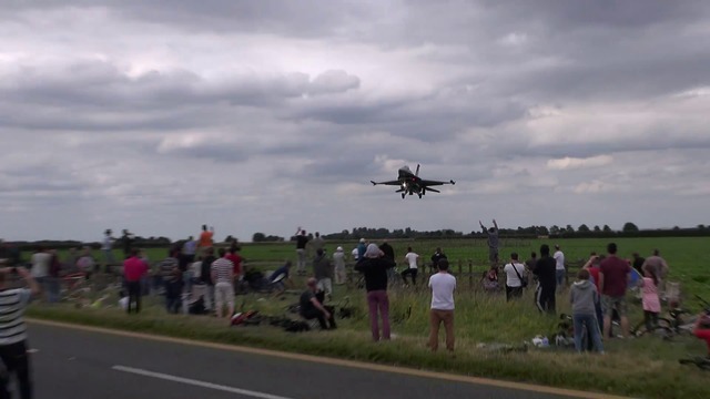 Вижте какво направи този полудял турски пилот с F-16