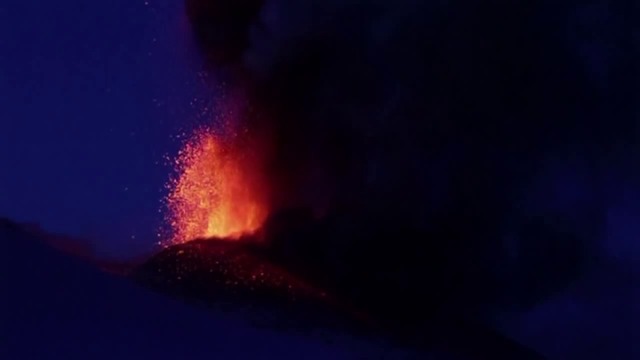 Етна изригна най-мощно от десетилетия насам