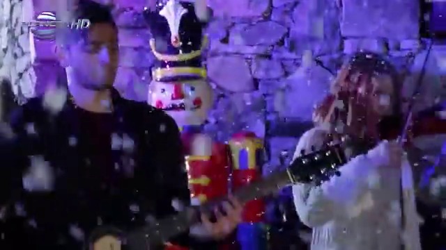 Емилия и Sakis Coucos - Jingle bells (Official video) 2015