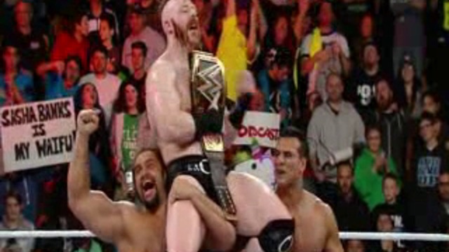 Roman Reigns спука от бой Triple H - Wwe Tlc 2015 vs  