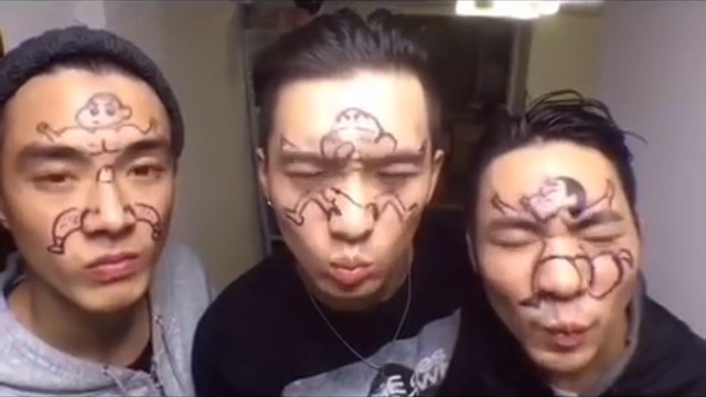 Нова странна мания завладя китайците "танцуване с лице"