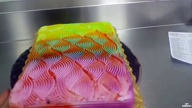 Глазура на торта която променя цвета си