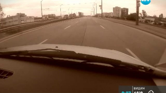 Измамници отвличат старци, принуждават ги да сключат договори за скъпи телефони - DUNAVMOST.bg