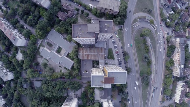 Панелки в "Банишора" се превърнаха в люлка за смелчаци