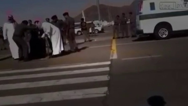 Публично обезглавиха жена заради престъпление на съпруга й в Саудитска Арабия (ШОКИРАЩО ВИДЕО, 18+)