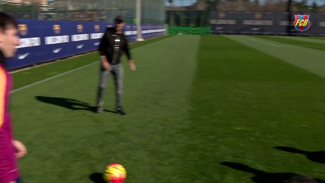 Лео Меси вкара невъзможен гол за Ерос Рамацоти