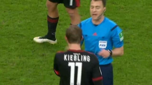 Невиждано! Съдия напусна мач от Бундеслигата