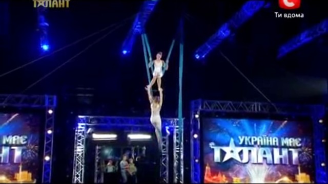 Висша акробатика показана от Оксана Демиденко и Олга Бойко