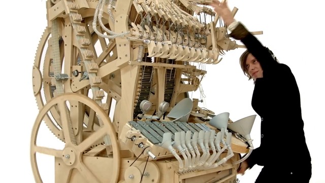 Музикант създаде уникална музикална машина!