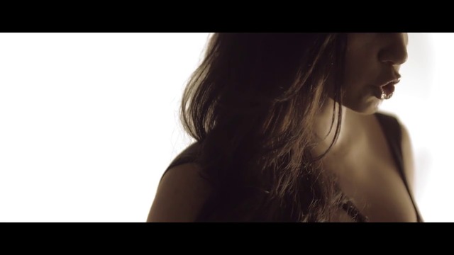 Christina Gerani - Mazi Sou Mono Zo • Official Video Clip