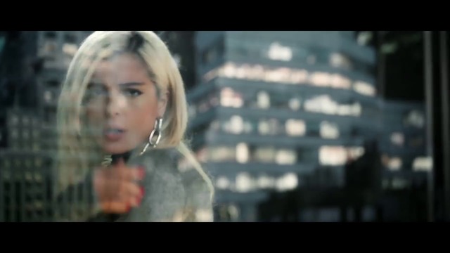 Bebe Rexha ft. Nicki Minaj - No Broken Hearts  ( Official  Video)