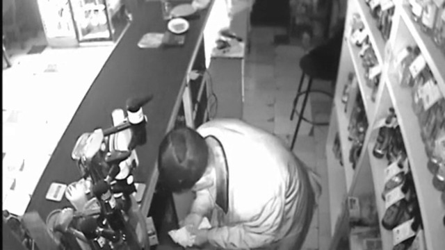 Дядо- крадецнепукист  