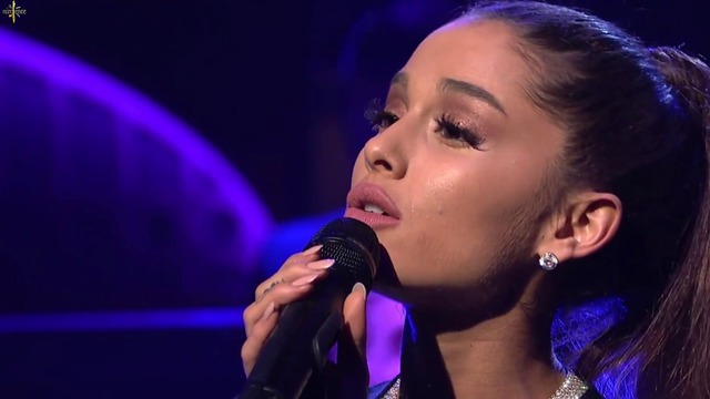 Ariana Grande - Be Alright (Live On SNL) 2016