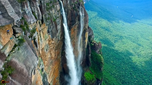 Спиращо дъха видео на най-високия водопад в света