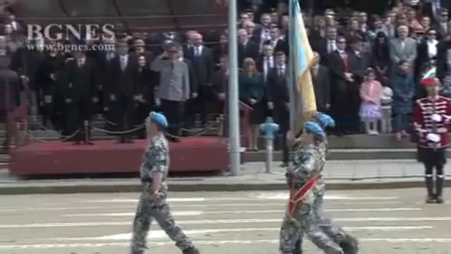 В уникален парад армията ни демонстрира силата си