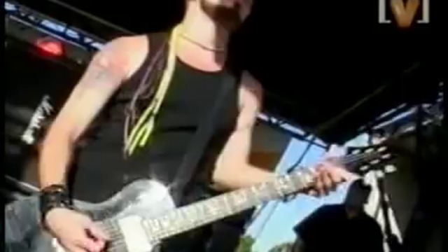 Drowning pool - Tear Away (live mt gambier 2002)