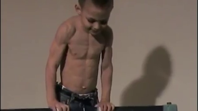 Рекорд:4- Годишен Прави 1500 Лицеви Опори На Веднъж