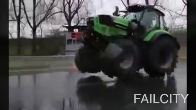 Смешни Ситуации с Трактори и Самоходни Машини