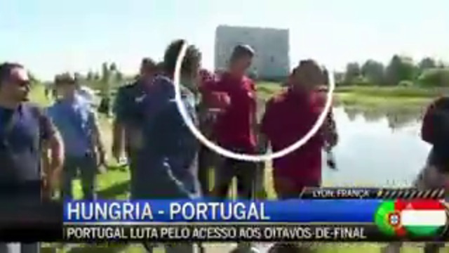 РОНАЛДО ИЗТРЕЩЯ - ЗАХВЪРЛИ МИКРОФОНА НА РЕПОРТЕР В ЕЗЕРОТO