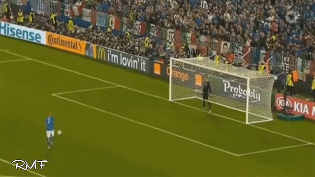 Светът се смее на "най-комичната дузпа"