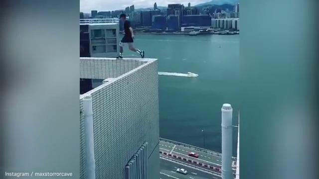 Най-Смразяващият паркур от 25 етажен небостъргач в Хонконг (ВИДЕО)