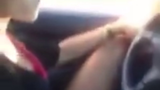 Варненка се хвали как кара без ръце, вирнат крак и това със 100 км_ч.