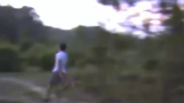 Помощ! Гони ме крава!