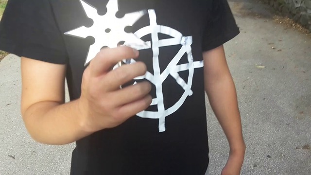 Забавление с шурикен Майк и Иво