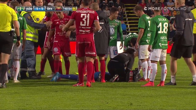 17-годишен нахлу на мач и заплаши с бомба