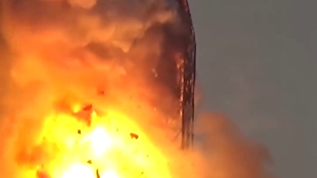 Адската експлозия на ракетата на космодрума във Флорида!