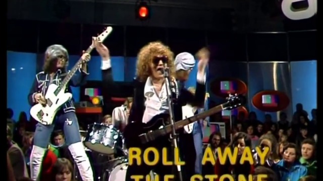 Mott The Hoople (1974) - Roll Away The Stone