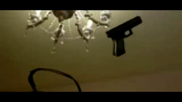 Гола Жена  Пребива Трима Мъже.....