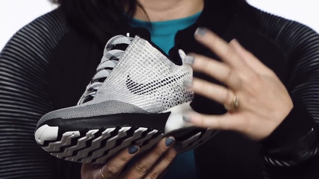 Nіkе пуска в продажба маратонки, които се връзват сами