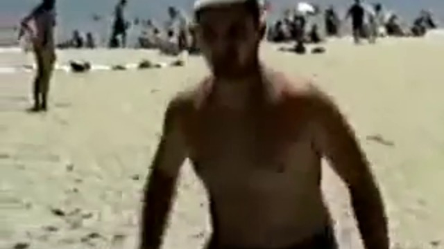 Жена... Аз пак ще отида  да се топна малко! Ако исках да се пека, щях да си остана на село....