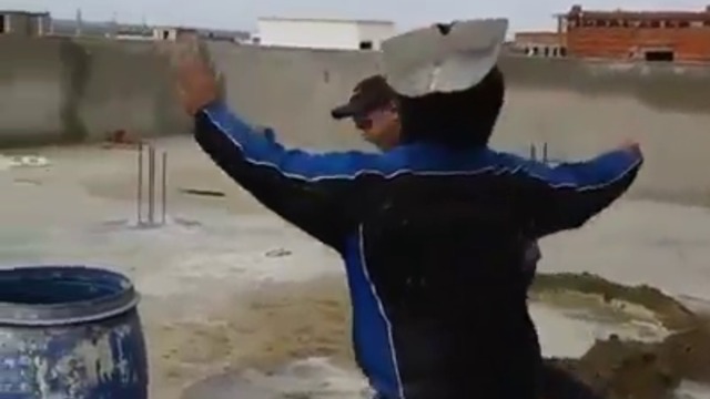 Така се работи, когато шефът го няма!