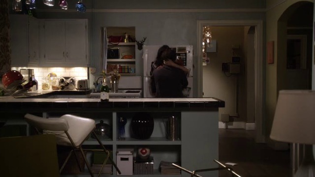 Не вярвай на кучката от апартамент 23 / Don't Trust the B---- in Apartment 23 - Сезон 1 Епизод 1 Бг Аудио