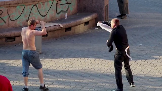 +16 Красив финал на улична драка