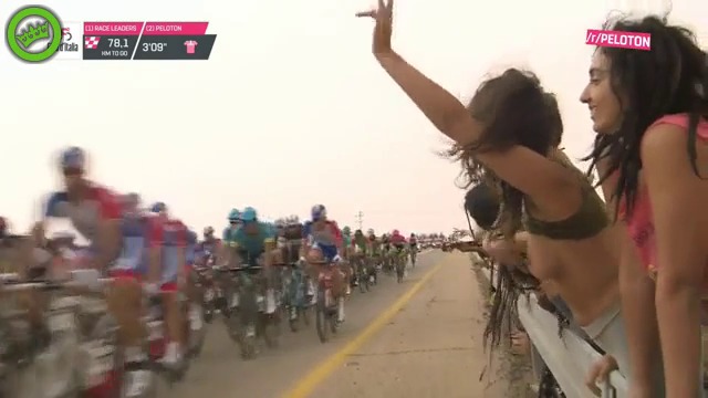 ЗАПАЛЕНИ ФЕНКИ ПО КОЛОЕЗДЕНЕТО