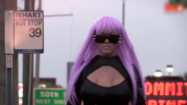 МОМИЧЕ РОДЕНО С ТРИ ГЪРДИ