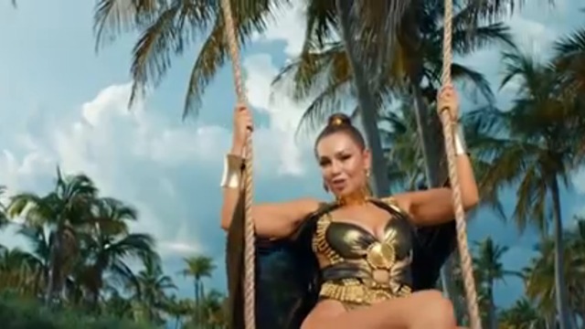 Thalía Gente de Zona - Lento (Official Video)